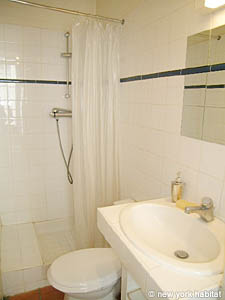 Paris Studio/T1 logements location appartements - salle d'eau (PA-2602) photo 1 de 4
