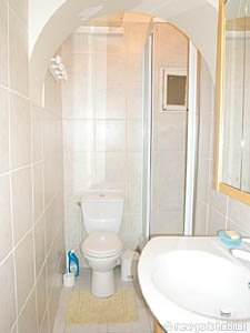 Paris Studio/T1 appartements location vacances - salle d'eau (PA-2615) photo 1 de 7