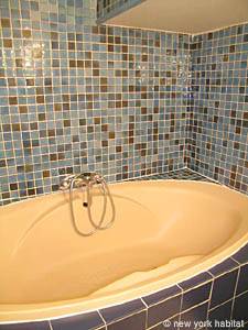 Paris T2 appartement location vacances - salle d'eau (PA-2620) photo 2 sur 4