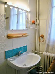 Paris 1 Bedroom accommodation - bathroom 1 (PA-2637) photo 2 of 4