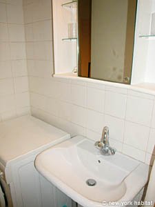 Paris 1 Bedroom accommodation - bathroom 1 (PA-2675) photo 3 of 3