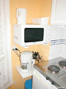 Paris Studio accommodation kitchen photo 8