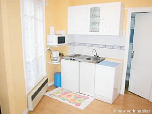 Paris Studio accommodation kitchen photo 10