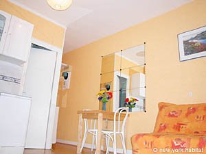 Paris Studio accommodation living room photo 27