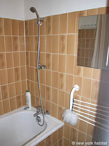 Paris 2 Zimmer wohnungsvermietung - badezimmer 1 (PA-2688) photo 3 von 4