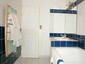 Paris T3 logements location appartements - salle d'eau 1 (PA-2695) photo 1 de 5