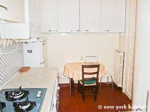 Paris T3 logement location appartement - cuisine (PA-2696) photo 2 sur 3 Paris T3 logement location appartement - cuisine (PA-2696) photo 2 sur 3
