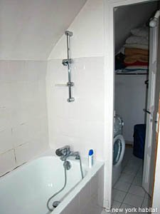 Paris Studio/T1 logements location appartements - salle d'eau 1 (PA-2724) photo 2 de 3