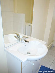 Paris Studio apartment - bathroom 1 (PA-2725) photo 1 of 4
