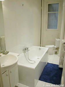 Paris Studio apartment - bathroom (PA-2726) photo 1 of 3