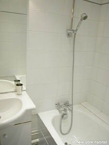 Paris Studio/T1 logements location appartements - salle d'eau (PA-2728) photo 2 de 3