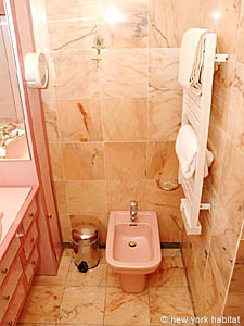 Paris T3 appartement location vacances - salle d'eau 1 (PA-2729) photo 3 sur 4