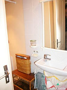 Paris Studio apartment - bathroom (PA-2740) photo 3 of 4