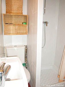 Paris Studio apartment - bathroom (PA-2740) photo 2 of 4