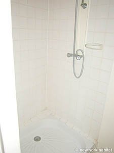 Paris Alcove Studio apartment - bathroom 1 (PA-2741) photo 2 of 3