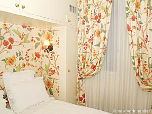 Paris 1 Bedroom accommodation - bedroom (PA-2745) photo 2 of 4