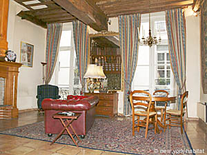 Paris Studio accommodation living room photo 45