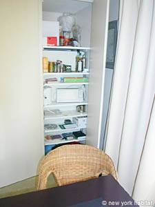 Paris Studio accommodation kitchen photo 4