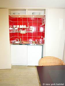 Paris Studio accommodation kitchen photo 5