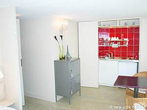 Paris Studio accommodation kitchen photo 6