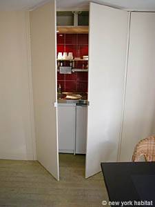 Paris Studio accommodation kitchen photo 7