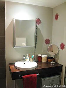 Paris 3 Bedroom - Duplex accommodation - bathroom 1 (PA-2775) photo 1 of 4