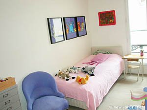 Paris 3 Bedroom - Duplex accommodation - bedroom 2 (PA-2775) photo 1 of 5