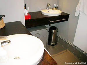 Paris 3 Bedroom - Duplex accommodation - bathroom 1 (PA-2775) photo 4 of 4