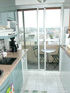 Paris Studio apartment kitchen photo 11