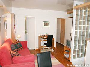 Paris Studio apartment living room photo 33