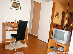 Paris Studio apartment living room photo 37
