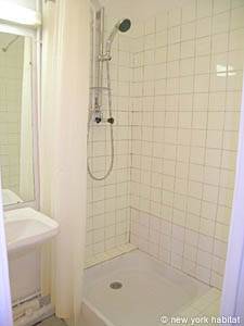 Paris Studio accommodation - bathroom (PA-2792) photo 2 of 4