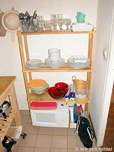 Paris Studio apartment kitchen photo 6