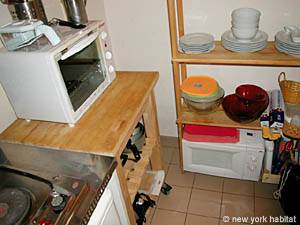 Paris Studio apartment kitchen photo 8