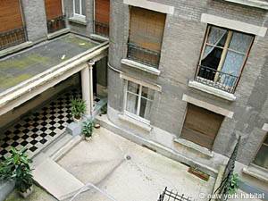 Paris Studio apartment living room photo 21