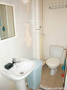 Paris Studio apartment bathroom photo 28