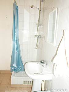 Paris Studio apartment bathroom photo 29