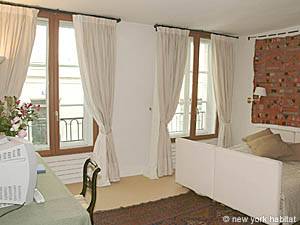 Paris Studio accommodation - living room (PA-2833) photo 1 of 7
