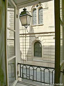 Paris Studio accommodation - living room (PA-2833) photo 4 of 7