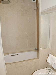Paris Studio accommodation - bathroom (PA-2833) photo 3 of 4
