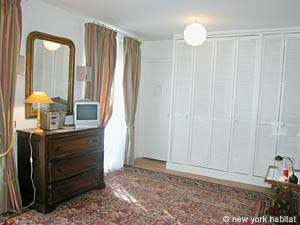 Paris 1 Bedroom accommodation - living room (PA-2853) photo 2 of 11