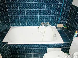 Paris 1 Bedroom accommodation - bathroom (PA-2853) photo 2 of 4