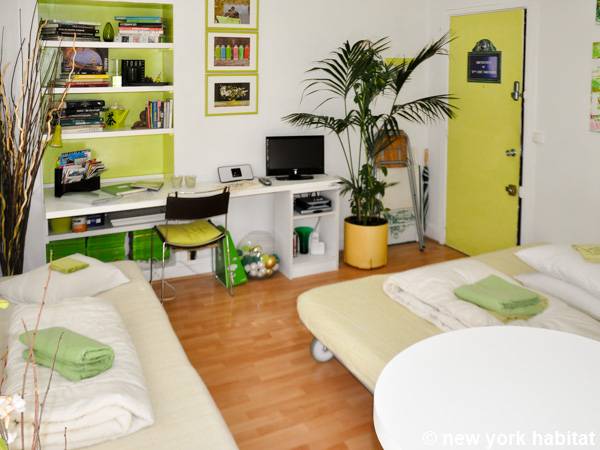 Paris Studio accommodation kitchen photo 10
