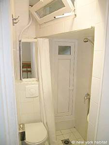 Paris Studio apartment - bathroom (PA-2865) photo 1 of 2