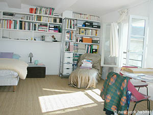 Paris T2 - Duplex appartements location vacances chambre photo 5