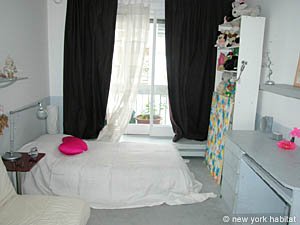 Paris 3 Bedroom accommodation - bedroom 2 (PA-2884) photo 1 of 5