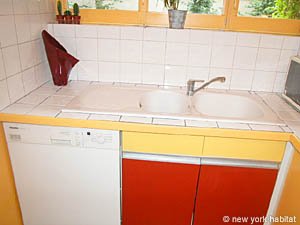 Paris 3 Bedroom accommodation - kitchen (PA-2884) photo 4 of 4