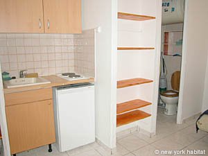 Paris Studio apartment living room photo 14