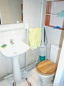 Paris Studio apartment bathroom photo 28