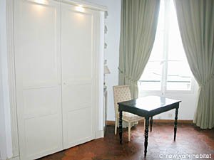 Paris Studio apartment - living room (PA-2892) photo 8 of 13
